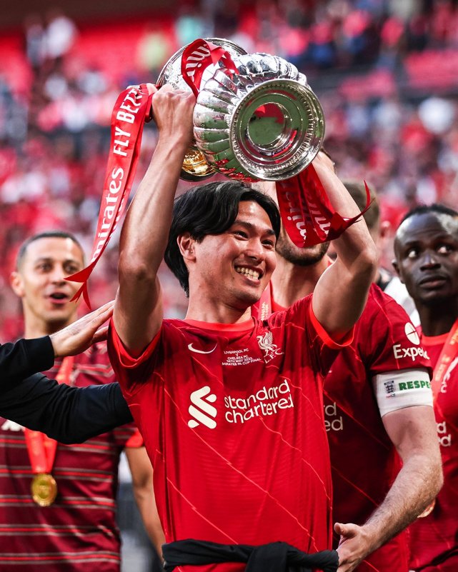 开云体育赛事-夏洛特黄蜂训练开放日；关键时刻防线松动引欢呼；欧联在即；资深球员宣示担当的简单介绍