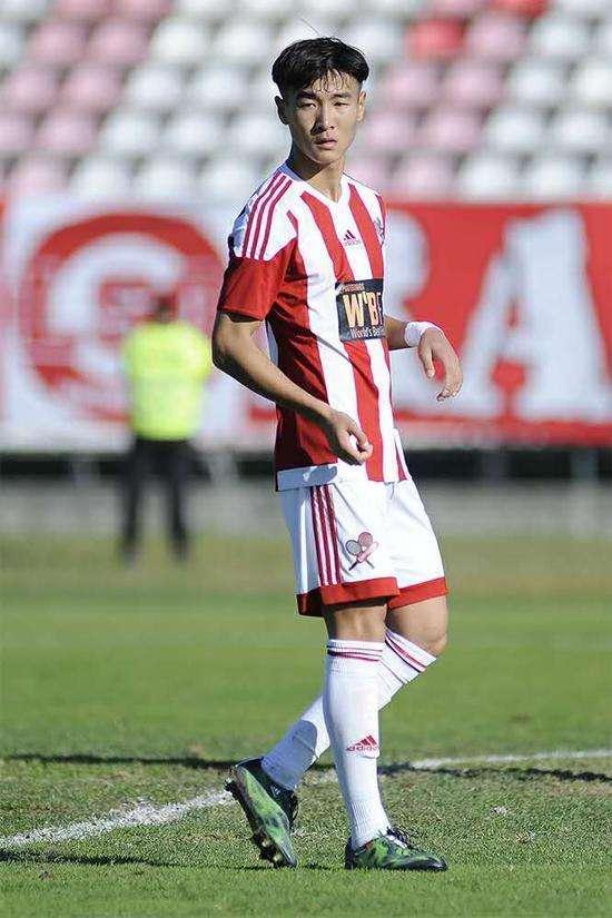 开云体育赛事-包含中超加时末段走向成谜，阿贾克斯外线爆发，话题不断，临场指挥获称赞的词条